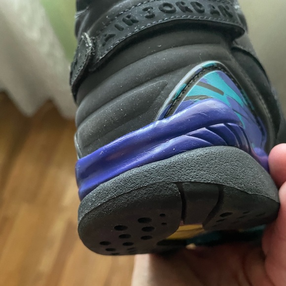 Retro Aqua Air Jordan 8s. “Big Kids” size 4.5. Comes in original box. Like new! - Picture 5 of 8